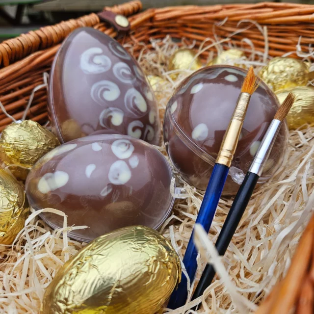Discover the magic of @chocolategardenofireland irresistible Easter collection – handcrafted delights to make this Easter extra special.
visit chocolategarden.ie to discover their range.
#ChocolateGardenIreland #AllTogetherBetter #Gift's